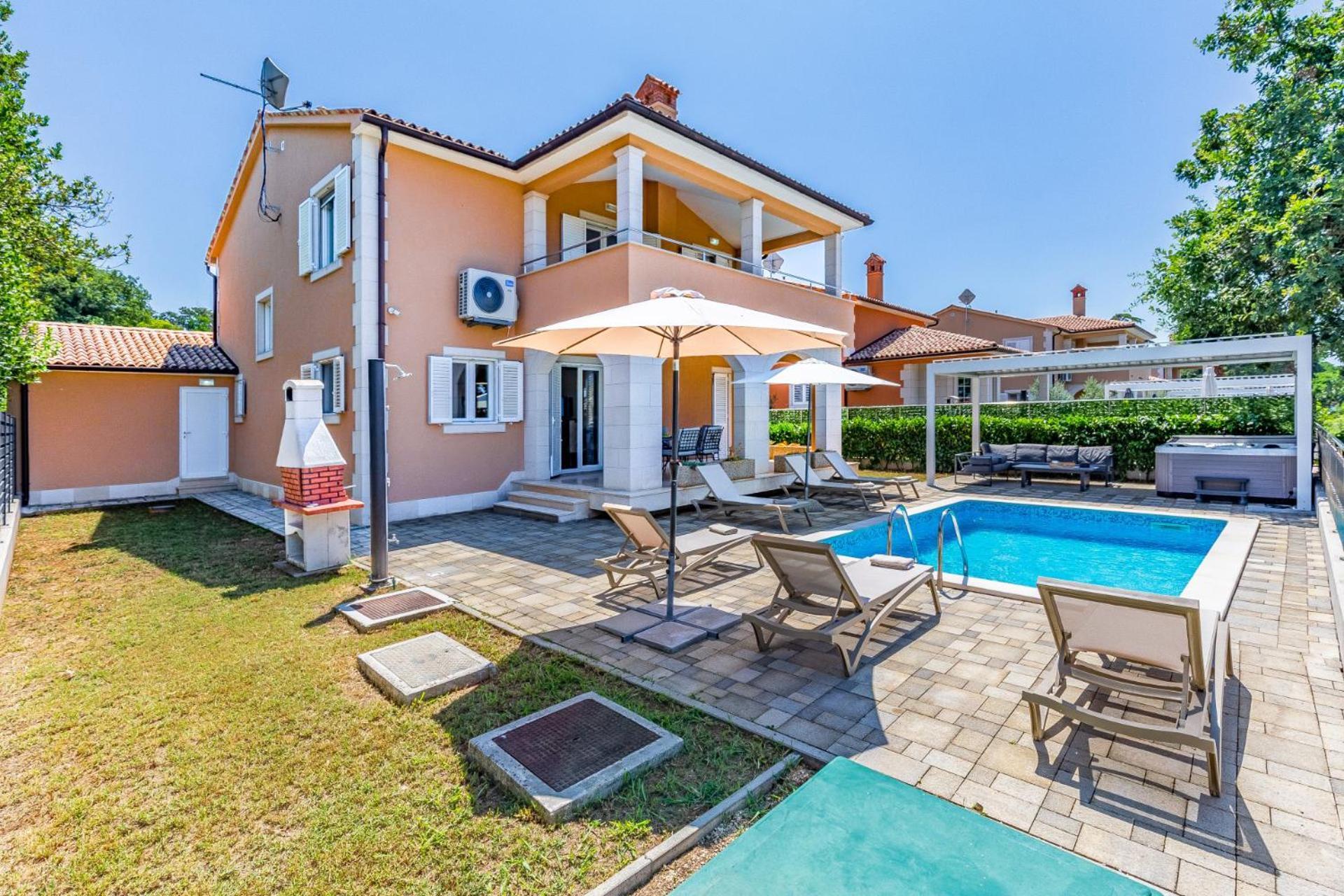 Villas Lotus With Pool And Jacuzzi Pula Exterior photo