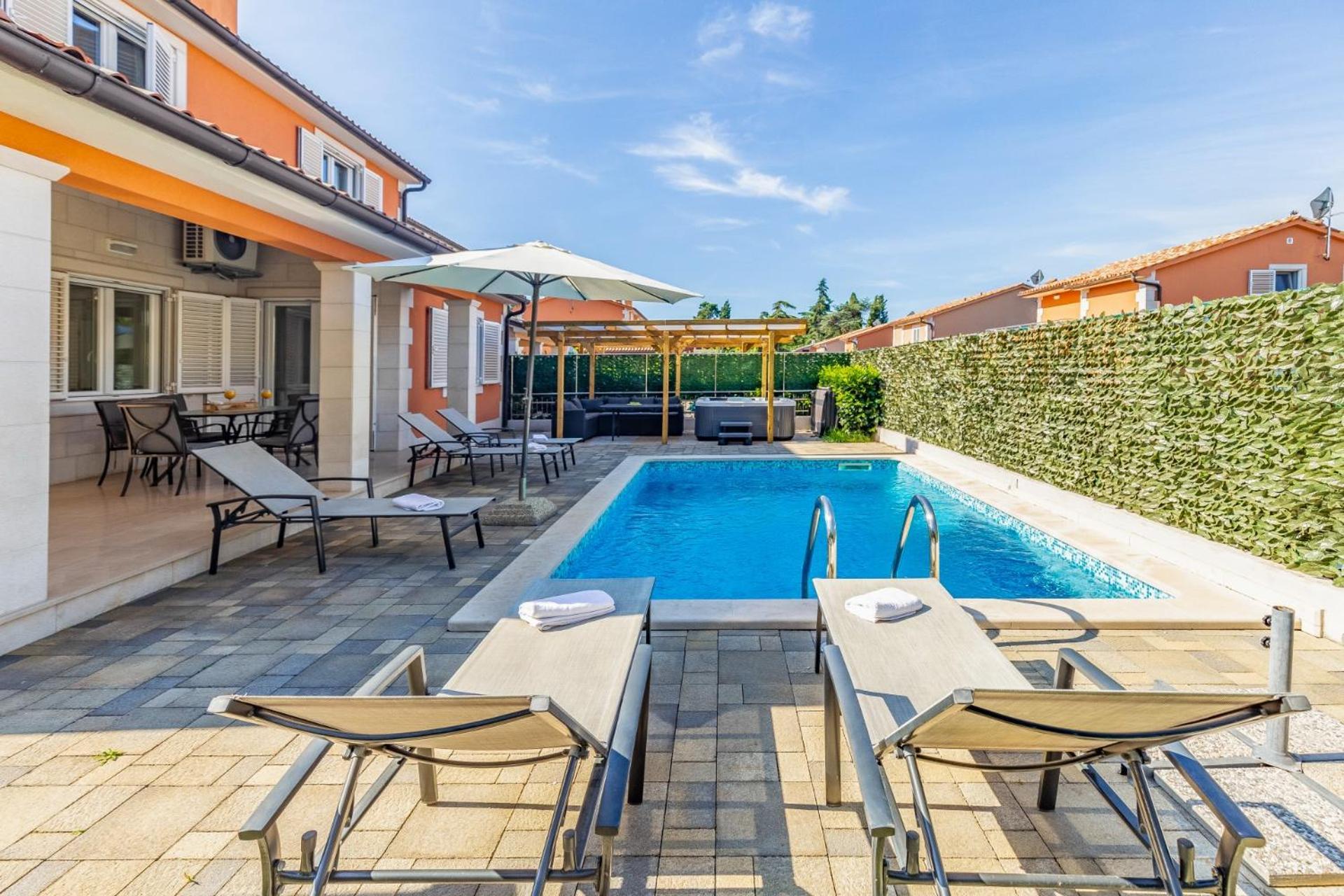 Villas Lotus With Pool And Jacuzzi Pula Exterior photo