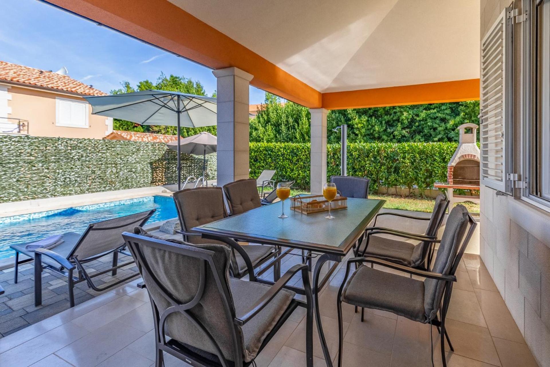 Villas Lotus With Pool And Jacuzzi Pula Exterior photo