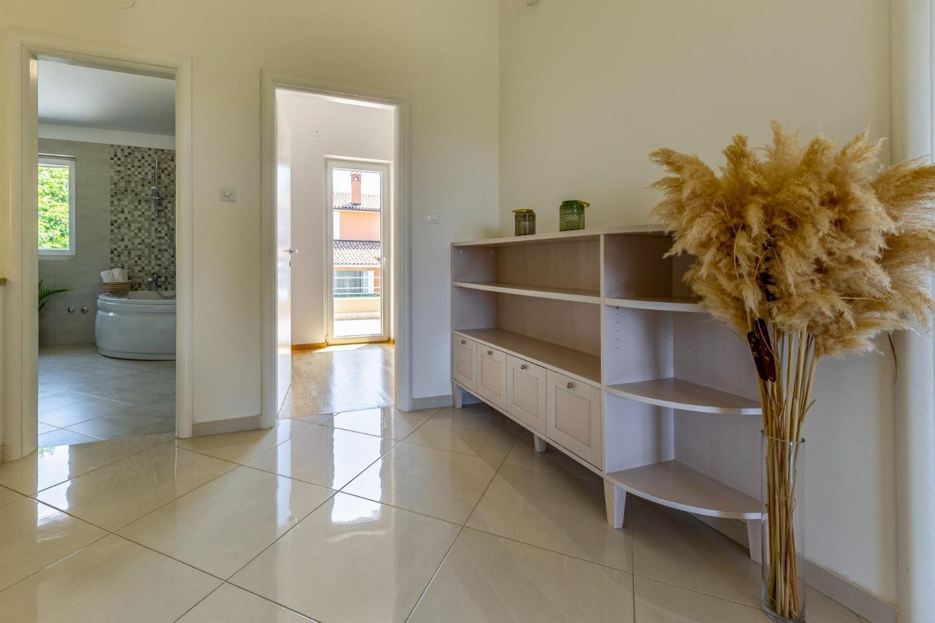 Villas Lotus With Pool And Jacuzzi Pula Exterior photo