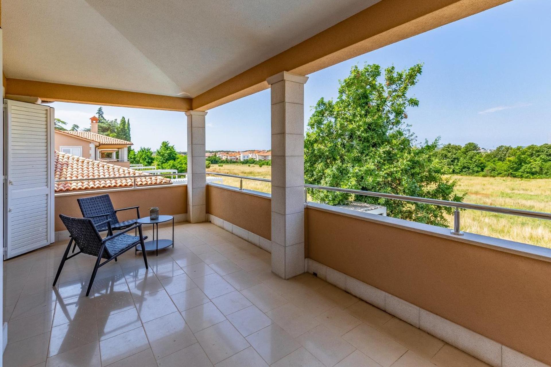 Villas Lotus With Pool And Jacuzzi Pula Exterior photo
