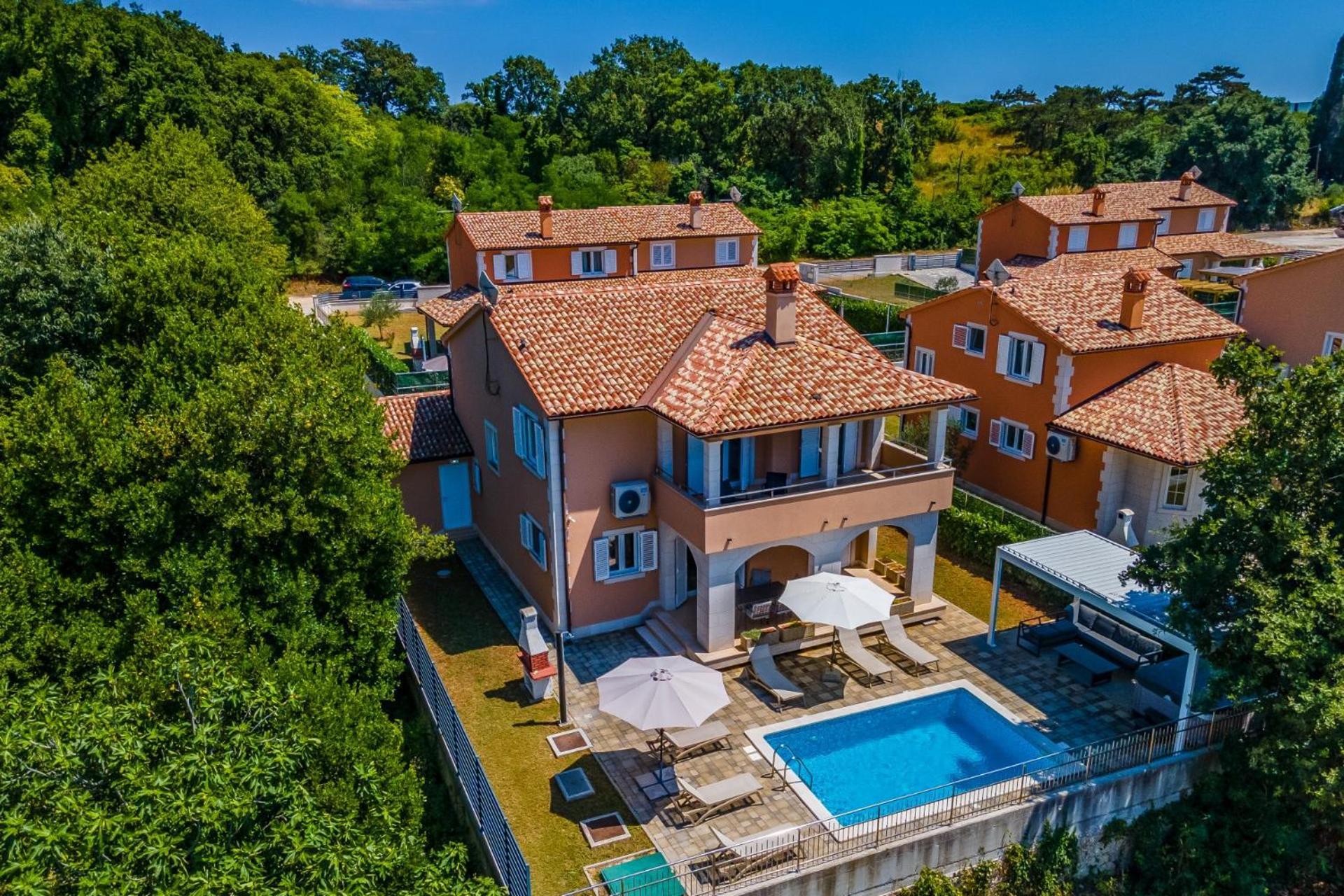 Villas Lotus With Pool And Jacuzzi Pula Exterior photo