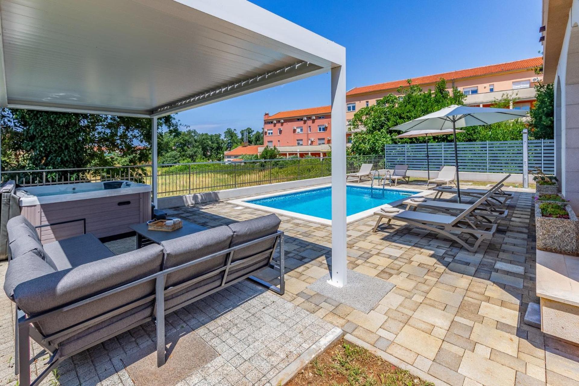 Villas Lotus With Pool And Jacuzzi Pula Exterior photo