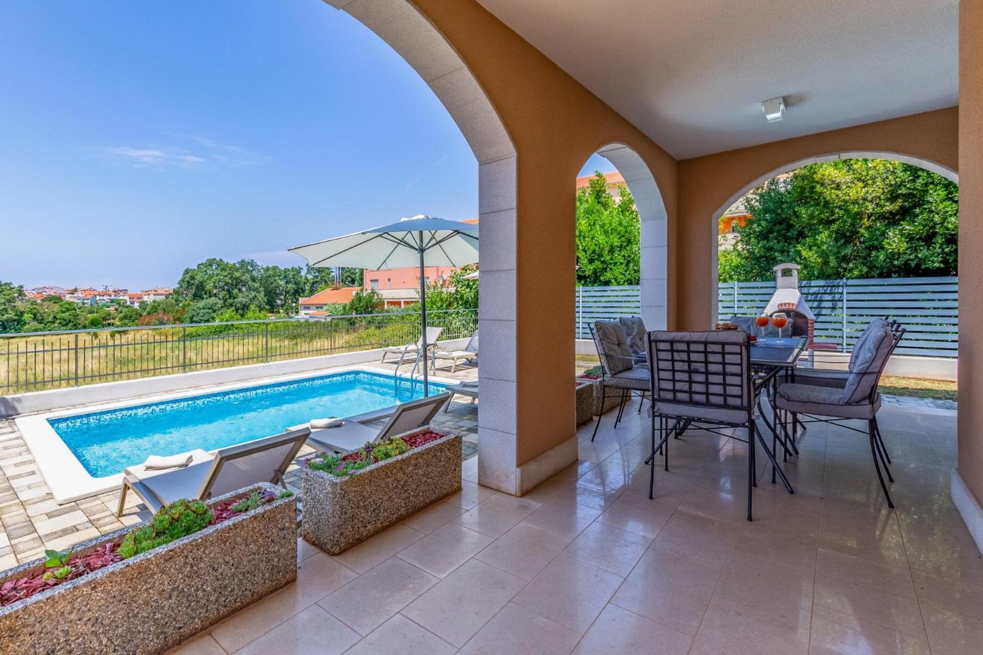 Villas Lotus With Pool And Jacuzzi Pula Exterior photo