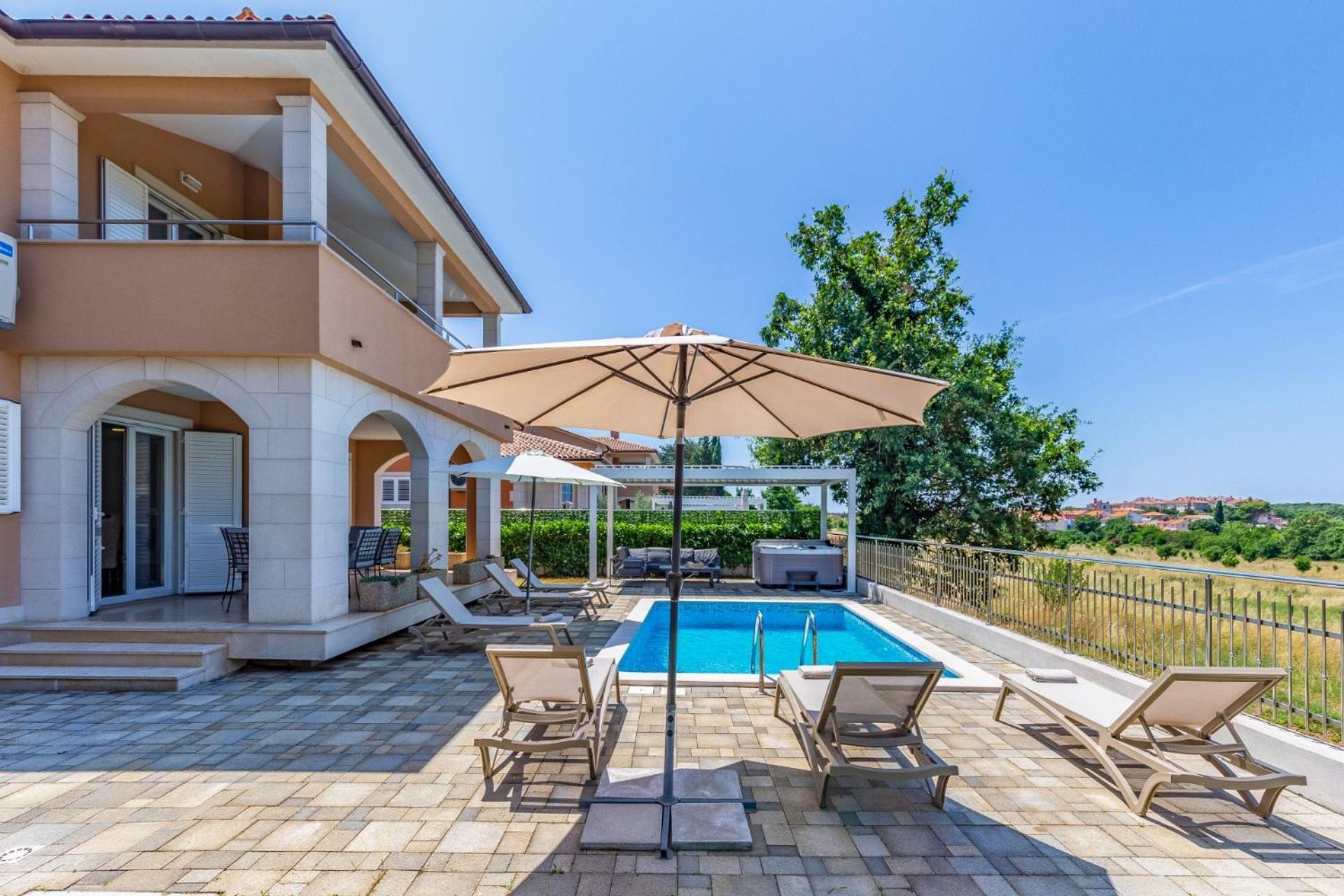 Villas Lotus With Pool And Jacuzzi Pula Exterior photo