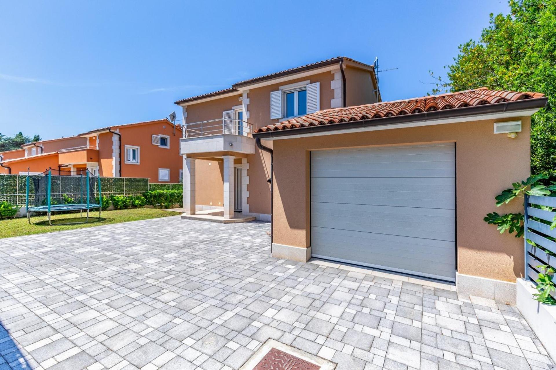 Villas Lotus With Pool And Jacuzzi Pula Exterior photo