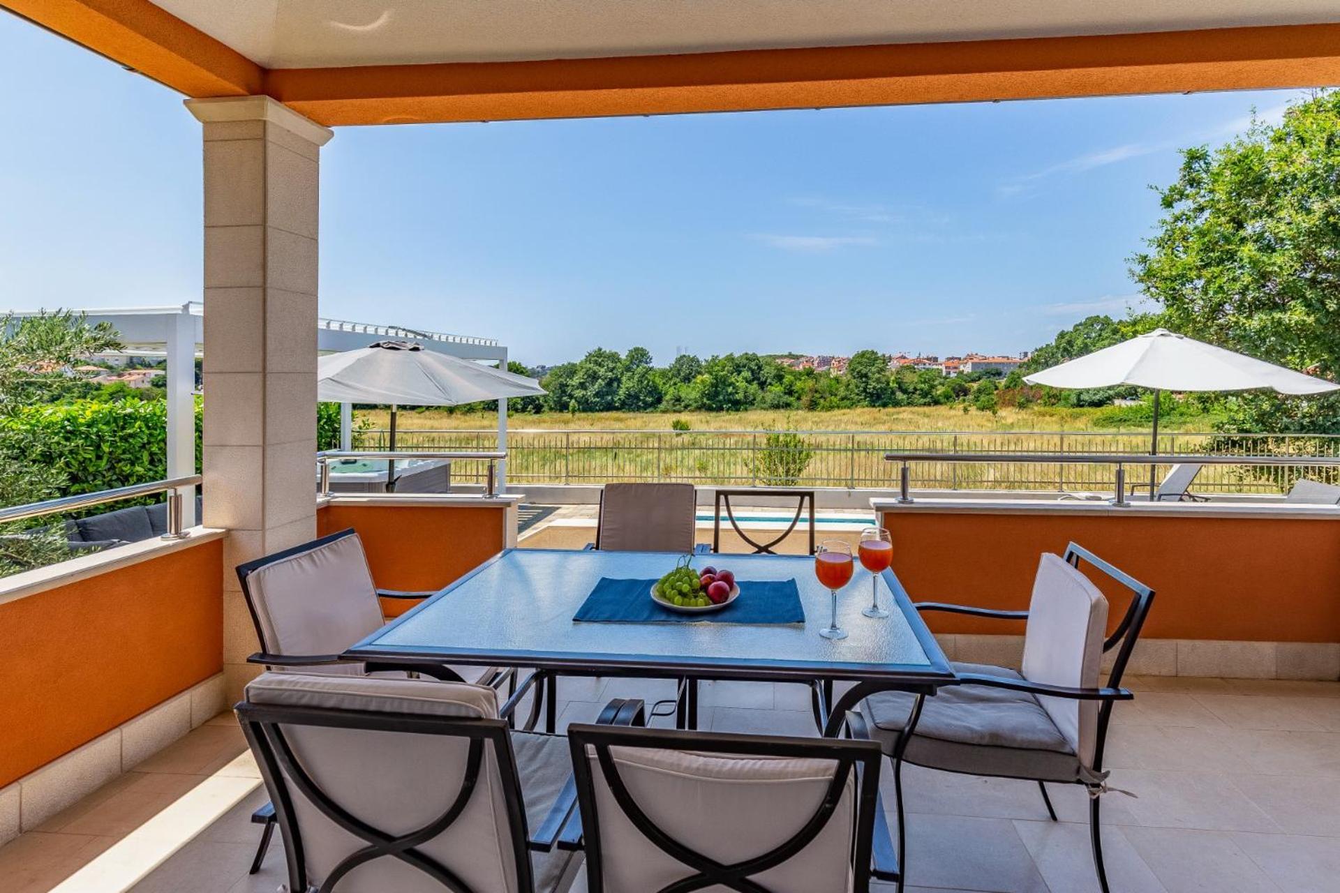 Villas Lotus With Pool And Jacuzzi Pula Exterior photo