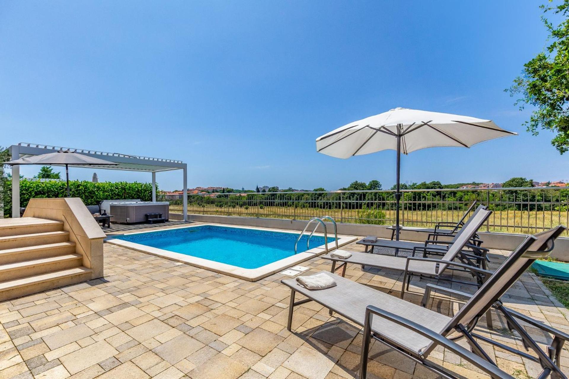 Villas Lotus With Pool And Jacuzzi Pula Exterior photo