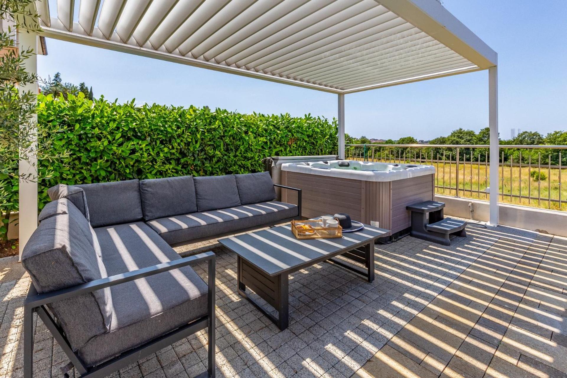Villas Lotus With Pool And Jacuzzi Pula Exterior photo